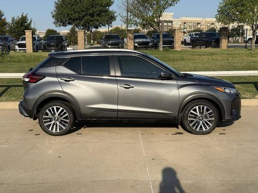 2022 Nissan Kicks SV