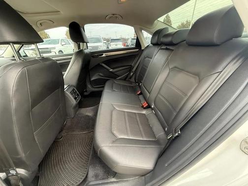 2018 Volkswagen Passat 2.0T SE