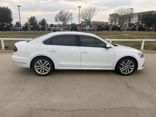 2018 Volkswagen Passat 2.0T SE