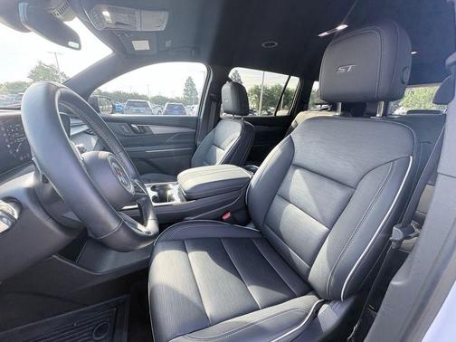 White Frost Tricoat 2025 Buick Enclave Sport Touring
