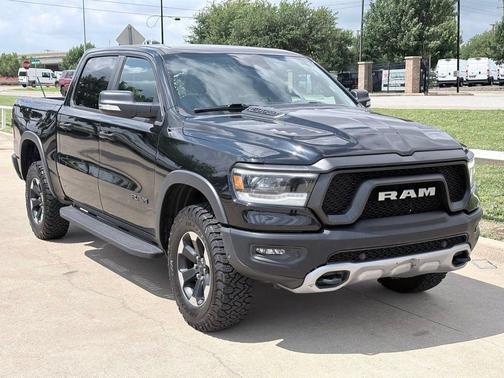Diamond Black Crystal Pearlcoat 2021 RAM 1500 Rebel