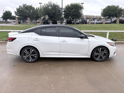 White 2021 Nissan Sentra SR