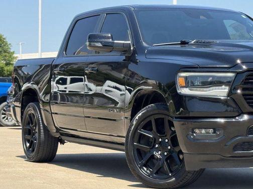 Diamond Black Crystal Pearlcoat 2023 RAM 1500 Laramie