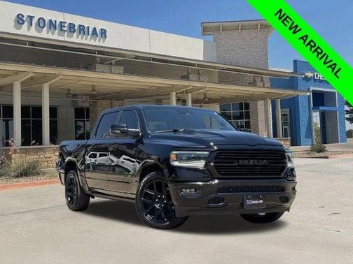 Diamond Black Crystal Pearlcoat 2023 RAM 1500 Laramie