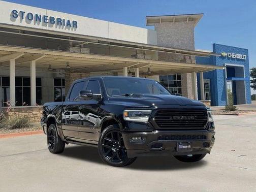 Diamond Black Crystal Pearlcoat 2023 RAM 1500 Laramie