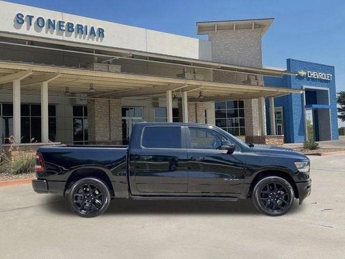 Diamond Black Crystal Pearlcoat 2023 RAM 1500 Laramie
