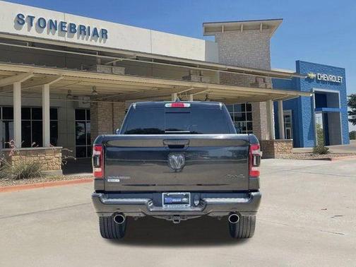 Diamond Black Crystal Pearlcoat 2023 RAM 1500 Laramie