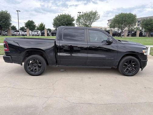 Diamond Black Crystal Pearlcoat 2023 RAM 1500 Laramie