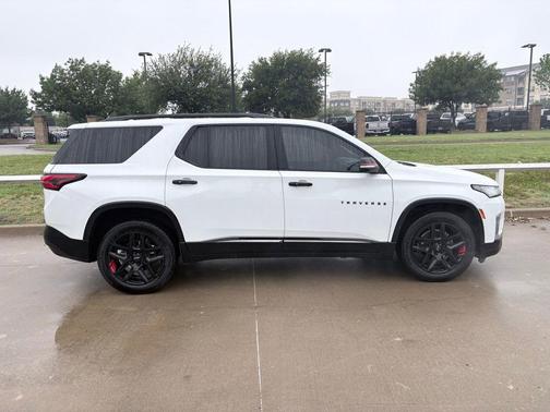 Summit White 2023 Chevrolet Traverse Premier
