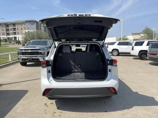 2022 Toyota Highlander L