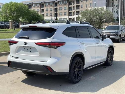 2022 Toyota Highlander L