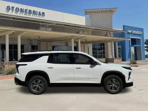 Summit White 2026 Chevrolet Traverse LT