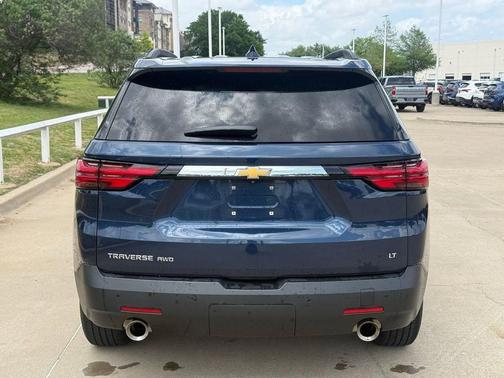 Northsky Blue Metallic 2022 Chevrolet Traverse LT Cloth