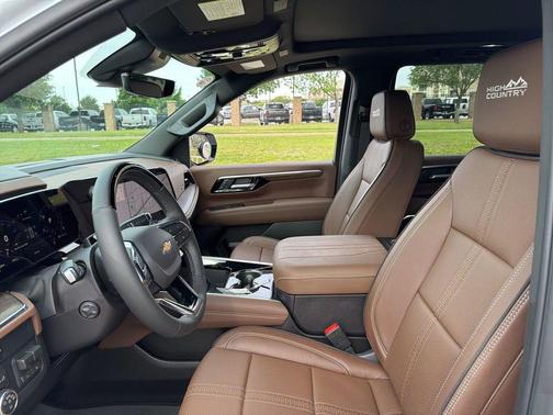 Polar White Tricoat 2026 Chevrolet Tahoe 4WD High Country