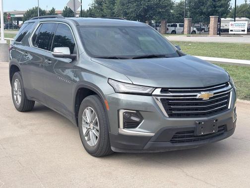 Silver Sage Metallic 2023 Chevrolet Traverse LT Cloth
