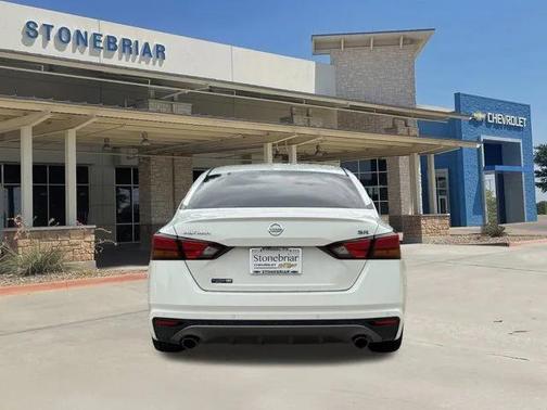 2022 Nissan Altima SR FWD