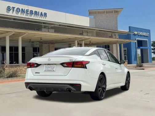 2022 Nissan Altima SR FWD