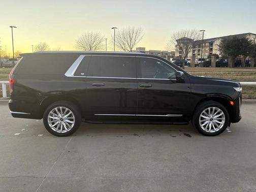 2022 Cadillac Escalade ESV Luxury