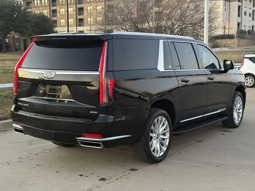 2022 Cadillac Escalade ESV Luxury