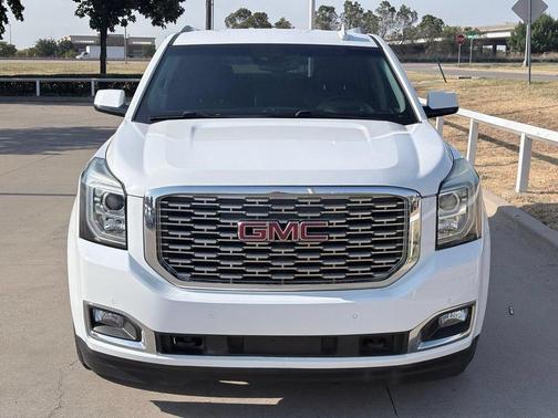 Summit White 2019 GMC Yukon XL Denali