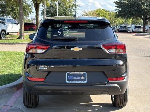 Mosaic Black Metallic 2026 Chevrolet Trailblazer LS