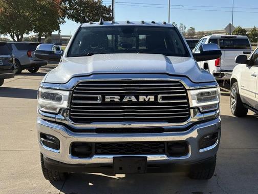 2022 RAM 2500 Laramie Crew Cab 4x4 8' Box