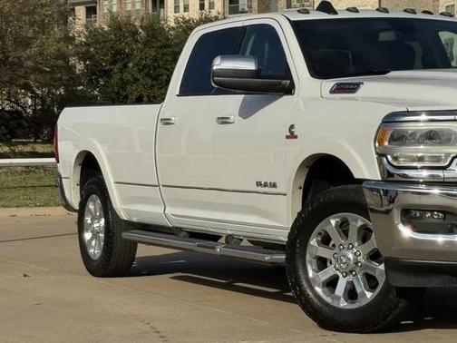 2022 RAM 2500 Laramie Crew Cab 4x4 8' Box