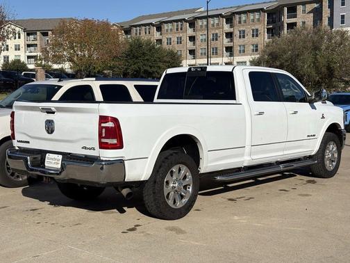 2022 RAM 2500 Laramie Crew Cab 4x4 8' Box