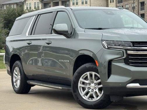 Silver Sage Metallic 2024 Chevrolet Suburban LT