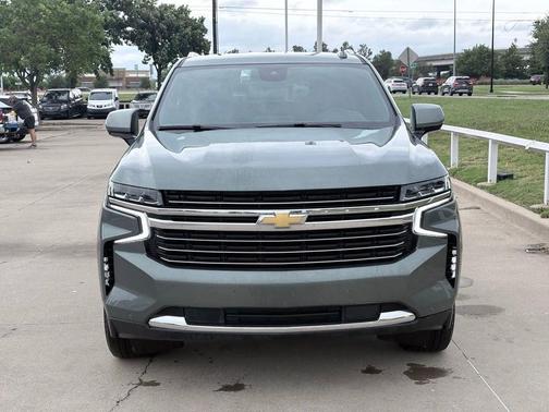 Silver Sage Metallic 2024 Chevrolet Suburban LT