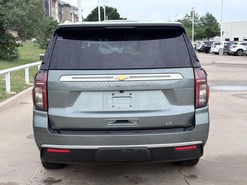 Silver Sage Metallic 2024 Chevrolet Suburban LT