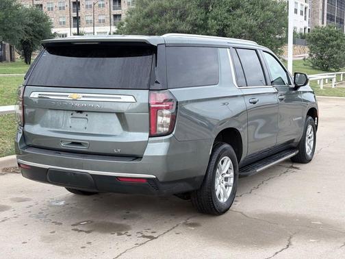Silver Sage Metallic 2024 Chevrolet Suburban LT