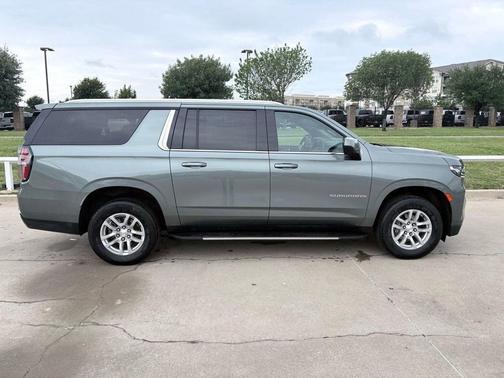 Silver Sage Metallic 2024 Chevrolet Suburban LT