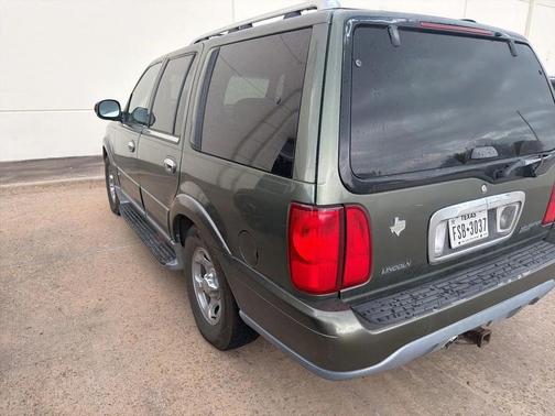 2001 Lincoln Navigator Base