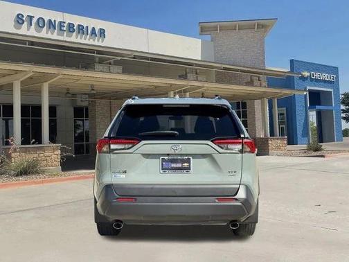 2020 Toyota RAV4 XLE