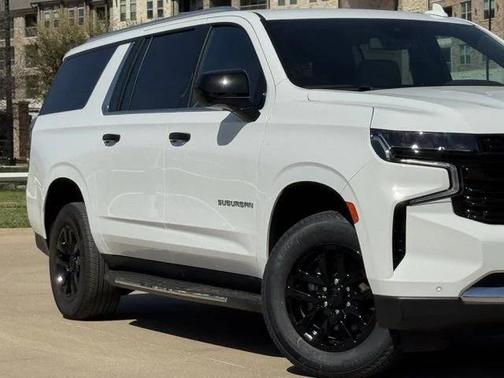 2024 Chevrolet Suburban LT