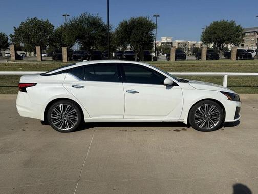 2024 Nissan Altima 2.5 SL