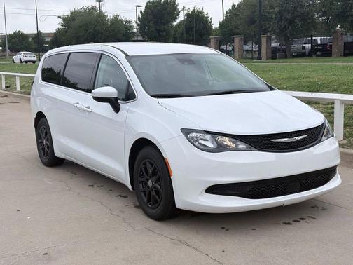 Bright White Clearcoat 2023 Chrysler Voyager LX