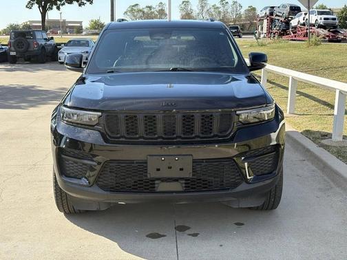 2023 Jeep Grand Cherokee Altitude