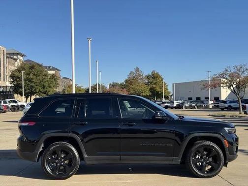 2023 Jeep Grand Cherokee Altitude