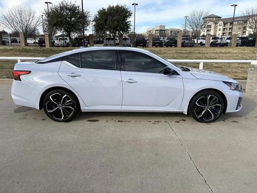 2024 Nissan Altima SR FWD