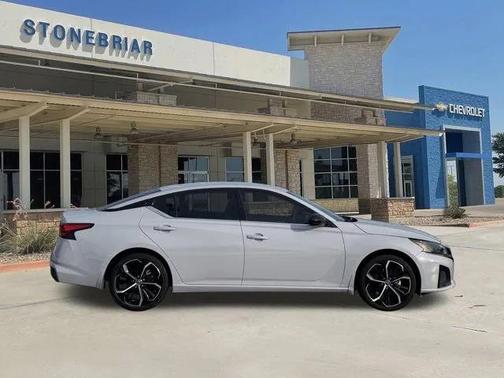 2024 Nissan Altima SR FWD