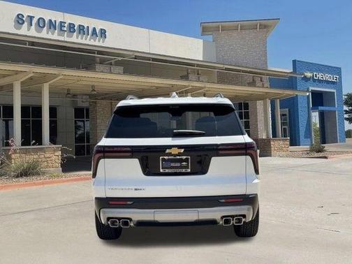 Summit White 2026 Chevrolet Traverse LT