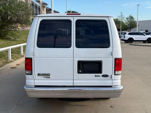 Oxford White 2014 Ford E350 Super Duty XL