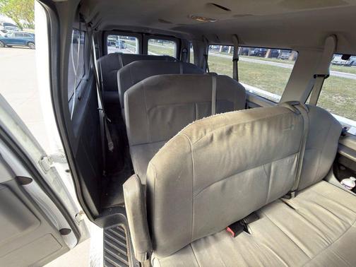 Oxford White 2014 Ford E350 Super Duty XL