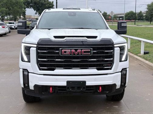 Summit White 2024 GMC Sierra 2500 AT4