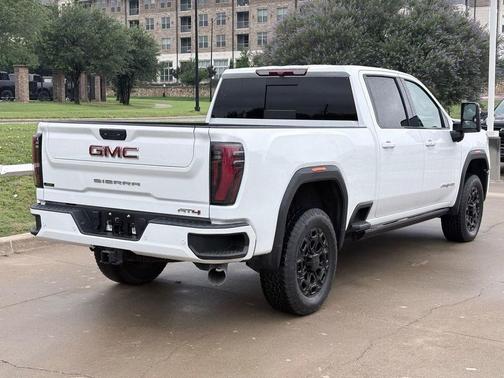 Summit White 2024 GMC Sierra 2500 AT4