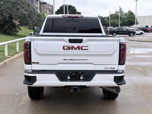 Summit White 2024 GMC Sierra 2500 AT4
