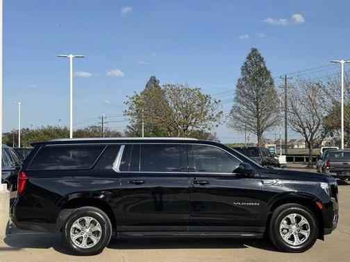 2022 GMC Yukon XL SLE