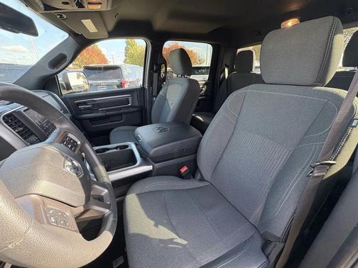 2023 RAM 1500 Classic Warlock Crew Cab 4x4 5'7' Box